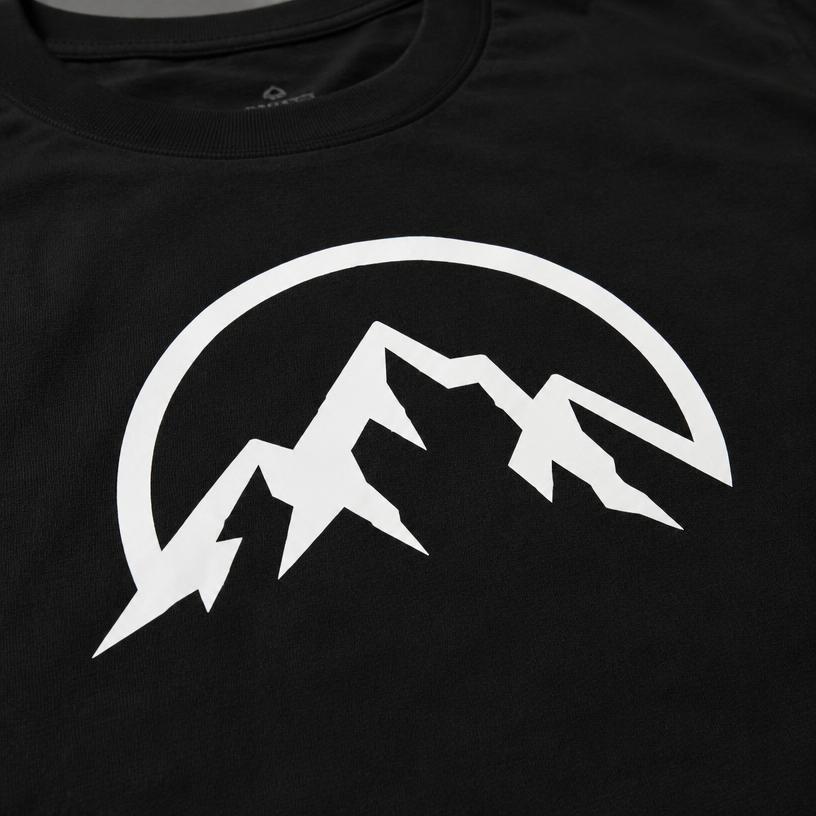 Matte witte flexfolie-print op een zwart T-shirt